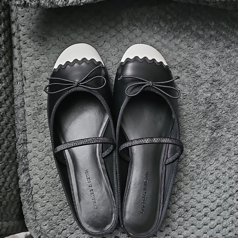 Charles & Keith Black and White Women's Flats